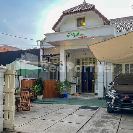 D Palma Near Lokananta Manahan Mitra Reddoorz スラカルタ エクステリア 写真